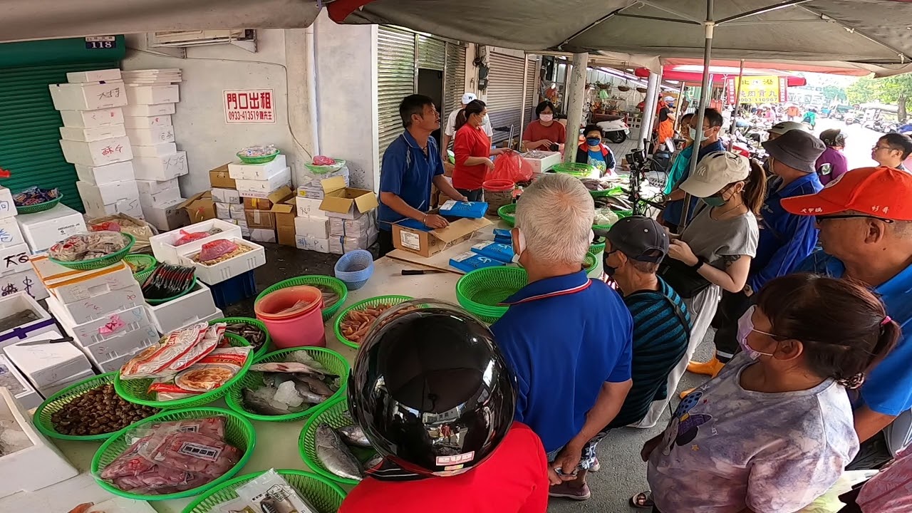 每次都來鬧場的阿姨今天又在亂 大叔這樣做她就乖了 台中大肚市場 大肚農會前面50公尺 台中海鮮大叔 海鮮拍賣 海鮮叫賣  叫賣哥 seafood auction