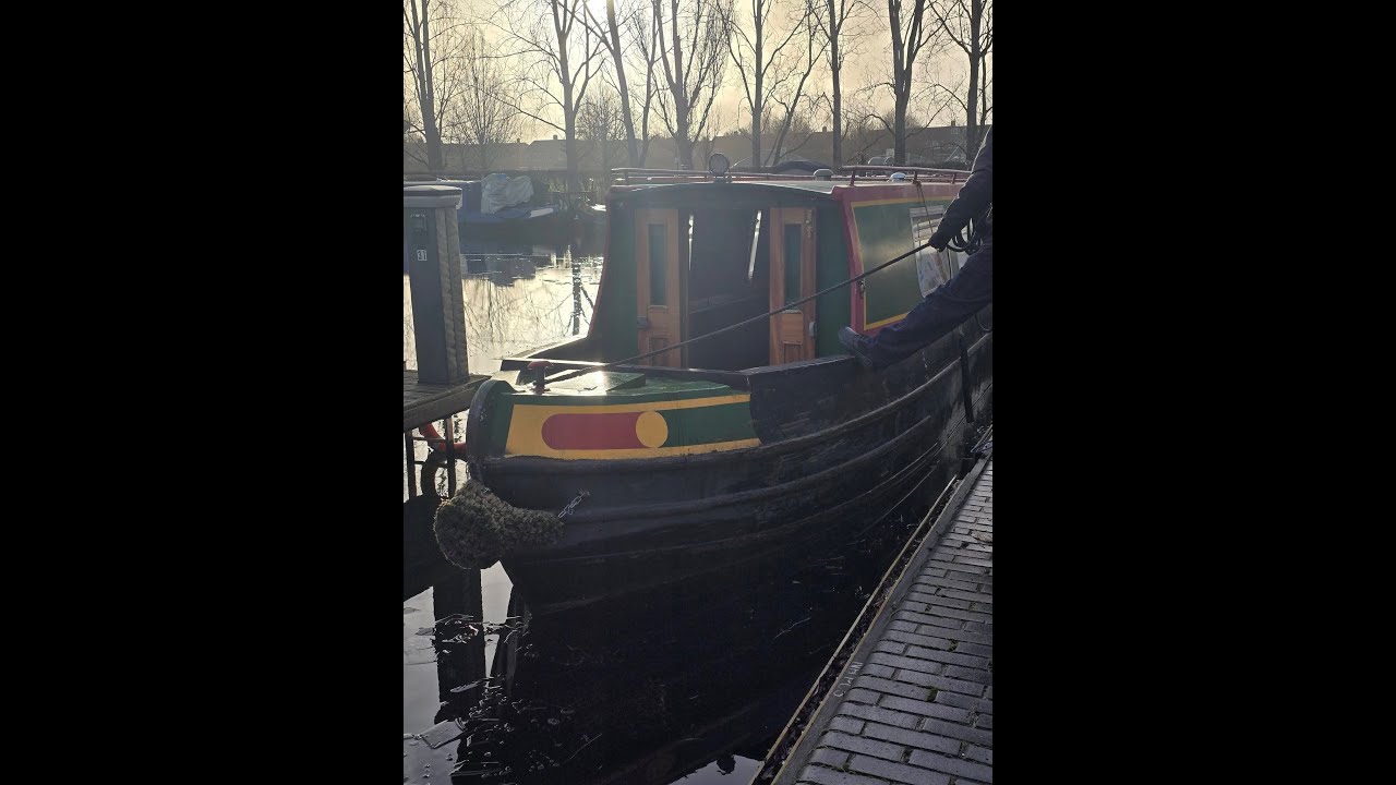 Slipping Dick’s Folly – Dry Dock Lift Out | Monday 12th January 2026
