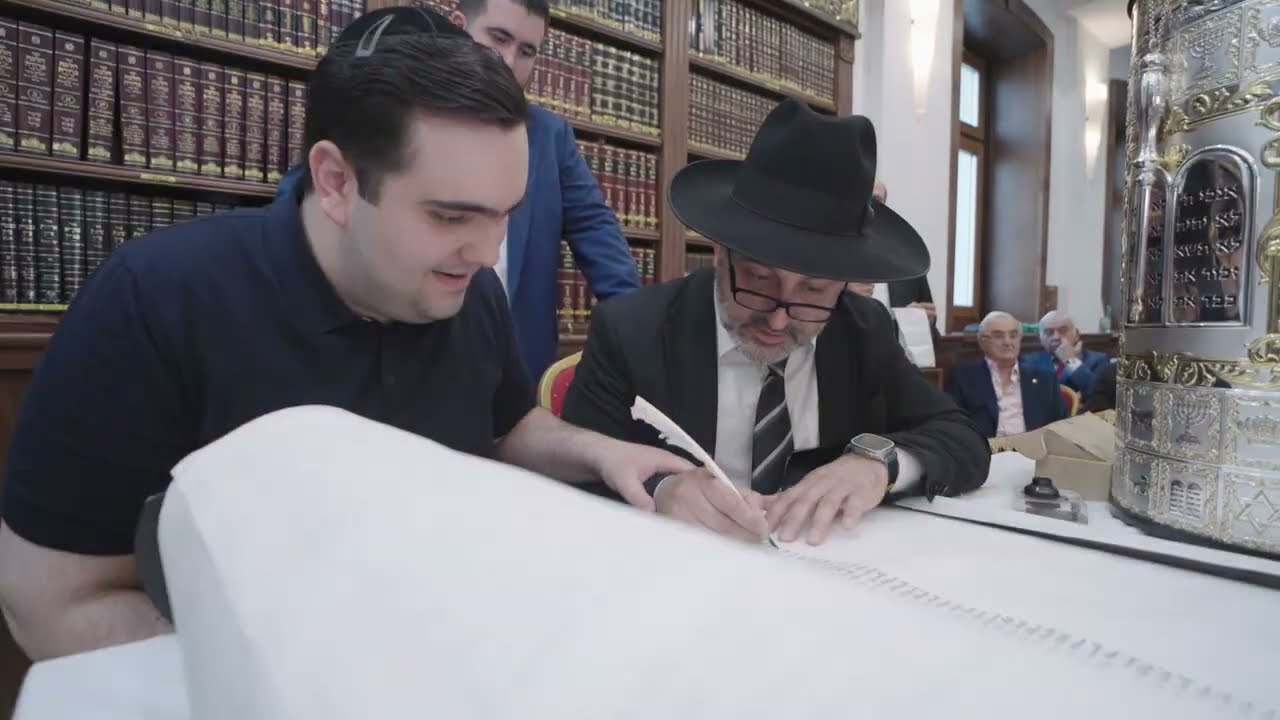 📖✨ הכנסת ספר תורה בשערי עובדיה וינה ✨📖