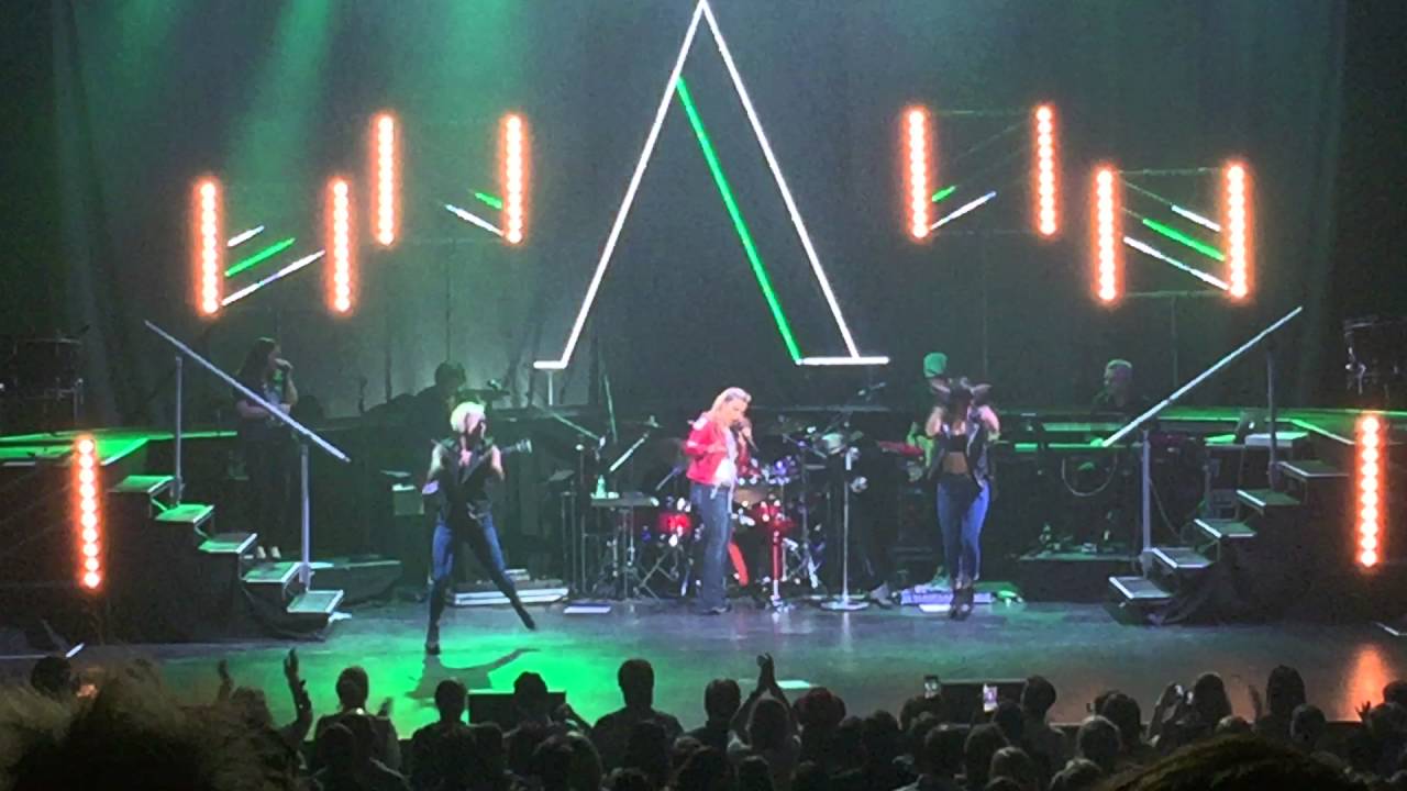 ANASTACIA - Opening - The Ultimate Collection Tour - Live - Berlin, Admiralspalast, 30.04.2016