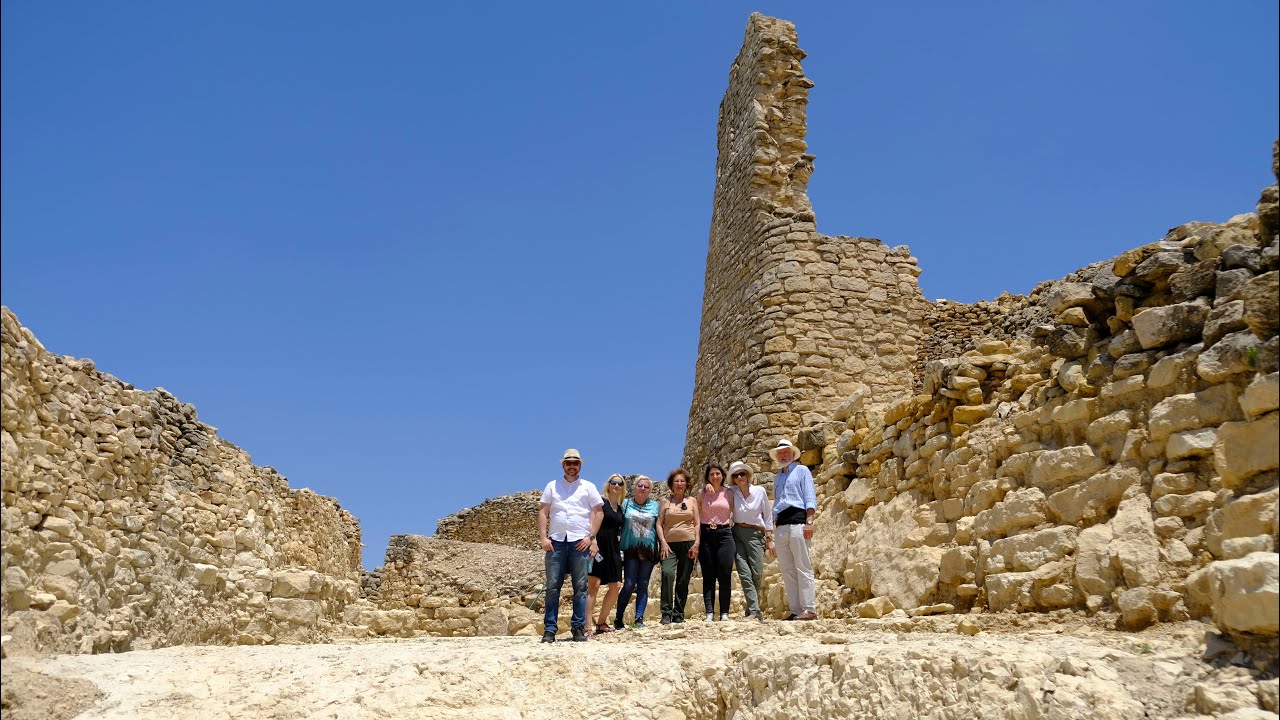 📜 Descubre el Antiguo Poblado Íbero Cabezo de San Pedro con la SEATP y Ana Olivera Poll! 🏛️🗺️