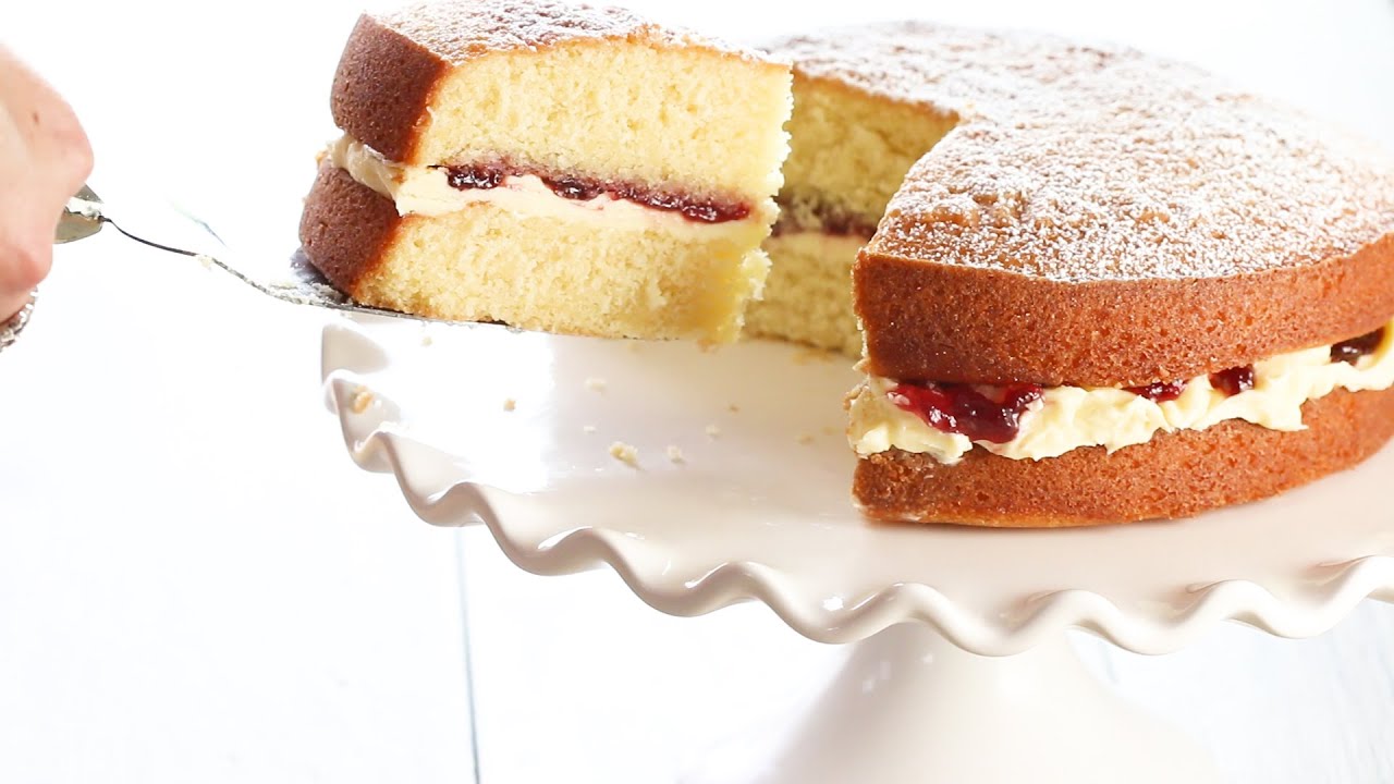 Victoria Sponge Cake with Buttercream
