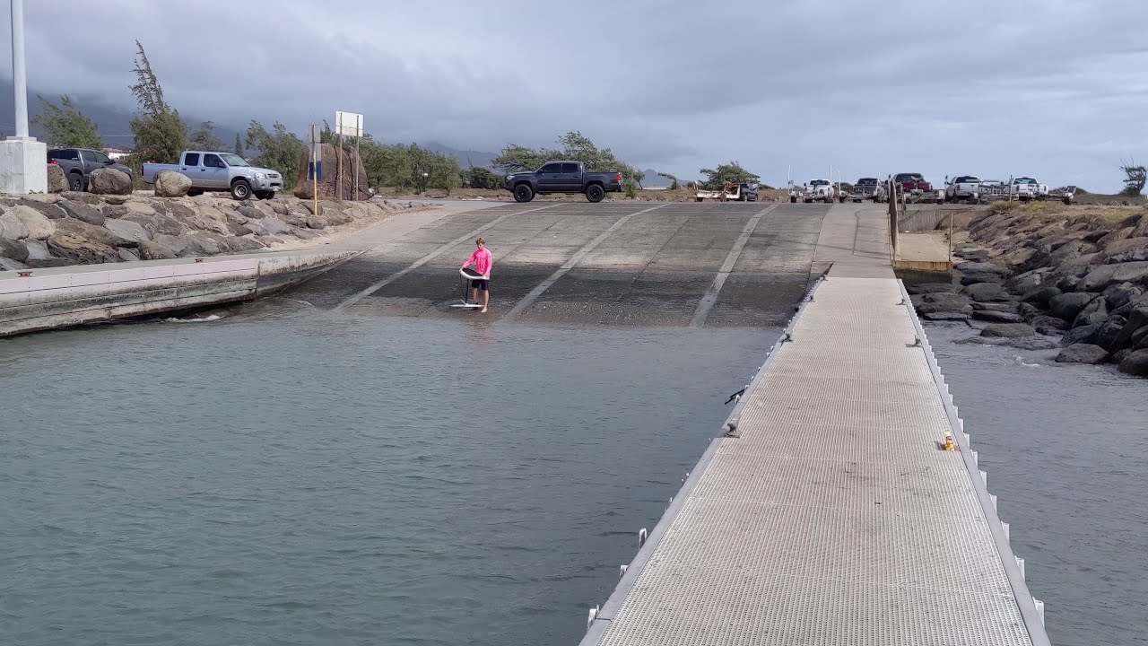Kane De Wilde Wing Hand Off Kahului Harbor 09/19