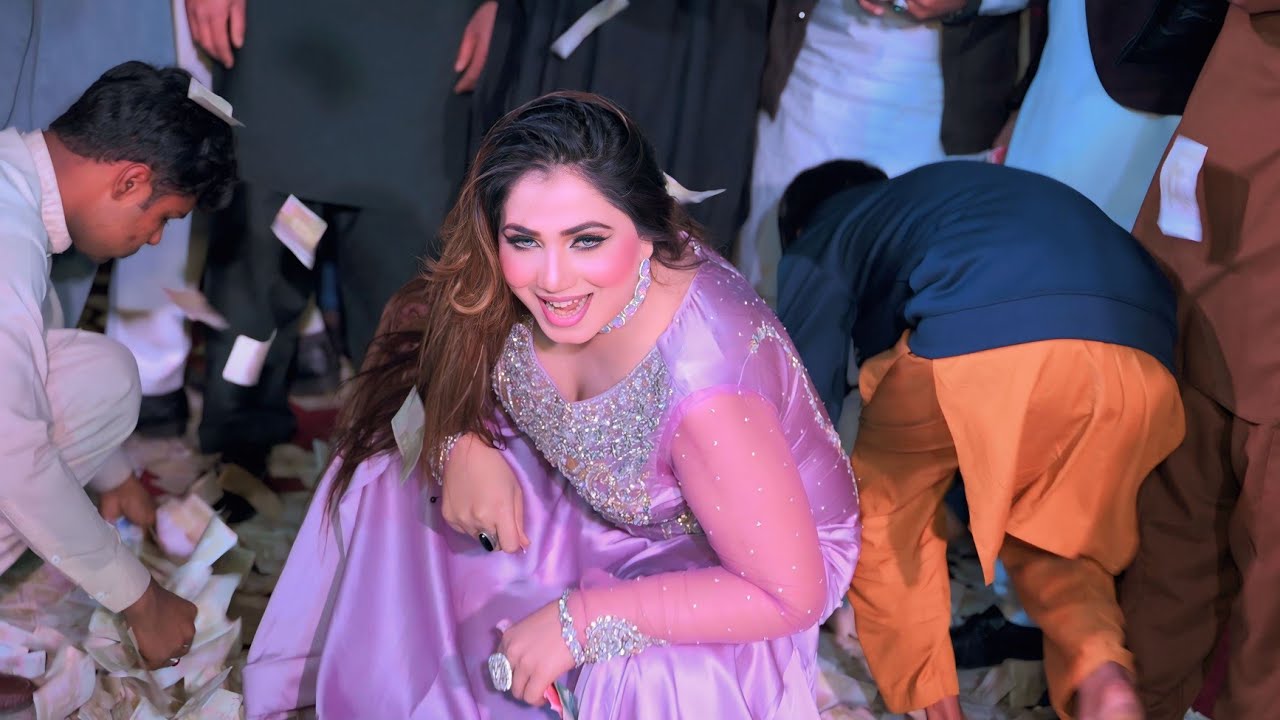 Hiko Asan Yar Banaya Lokan Rola Cha Paya , Mehak Malik Dance Performance 2026