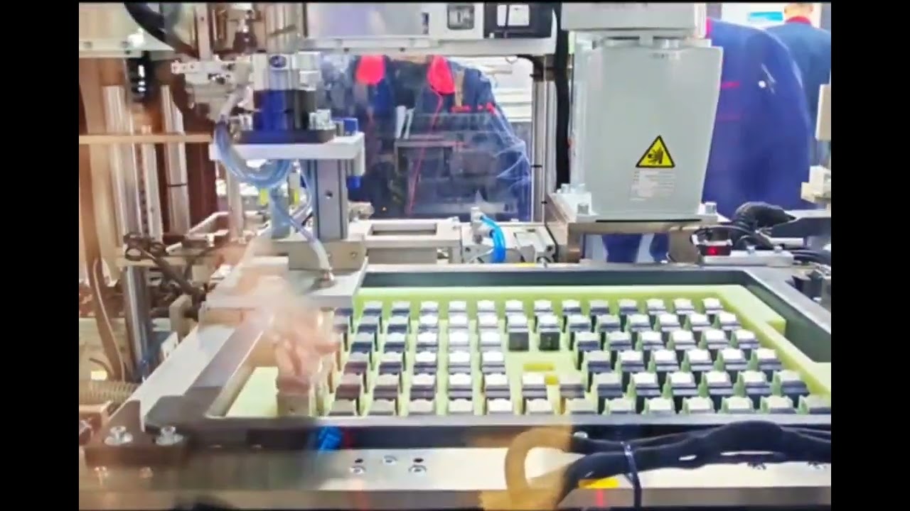 MCCB arc chute automatic assembly process