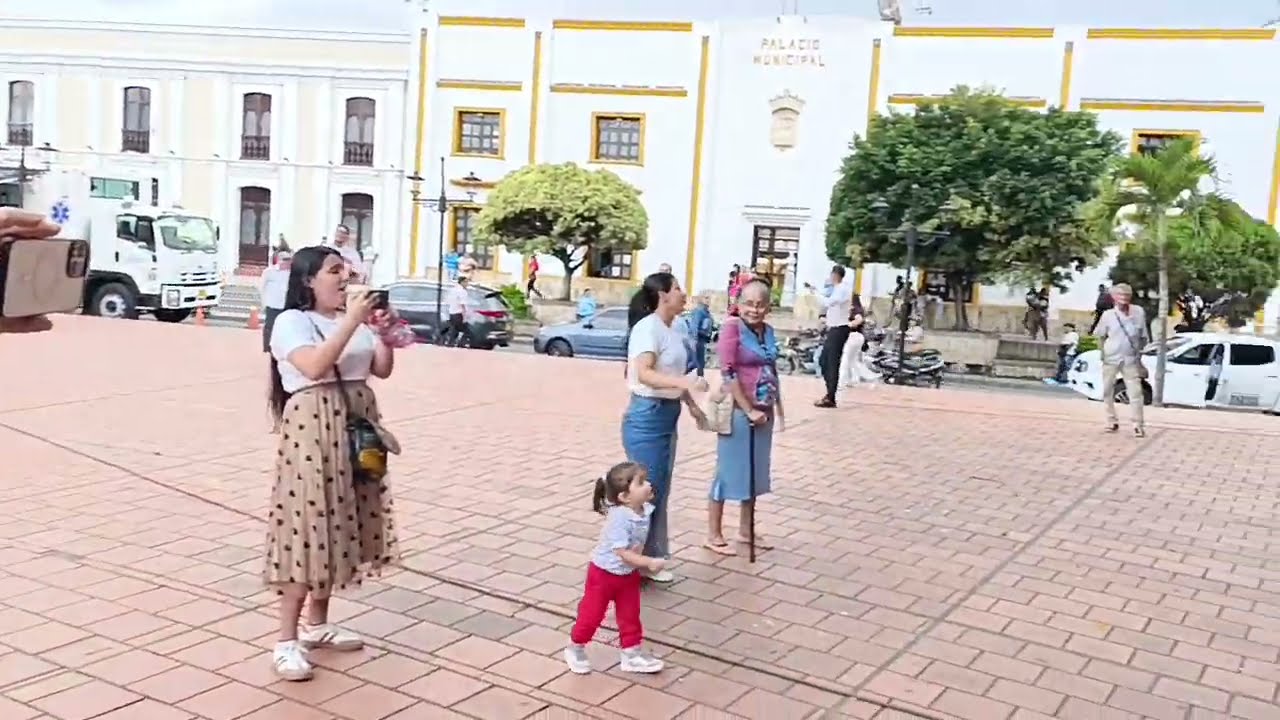 HERMANAS QUINTERO/ coro de alabanza/ yo sé q cristo viene)