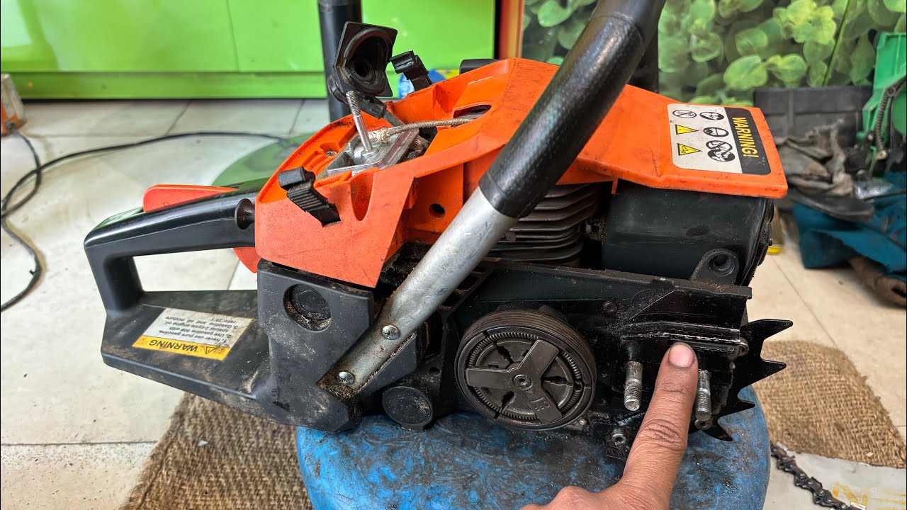 This Chainsaw Is Not Oiling The Bar & Chain!