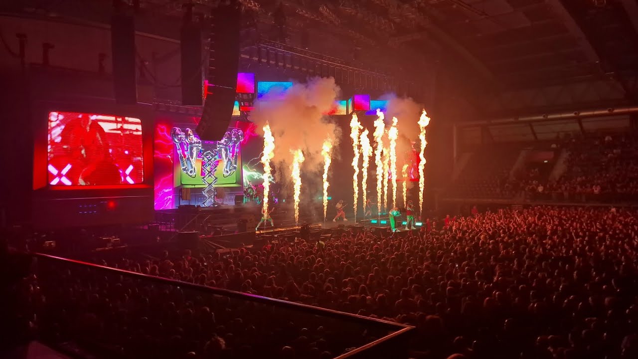 ELECTRIC CALLBOY - PUMP IT (Live in Leipzig 2025) 4K