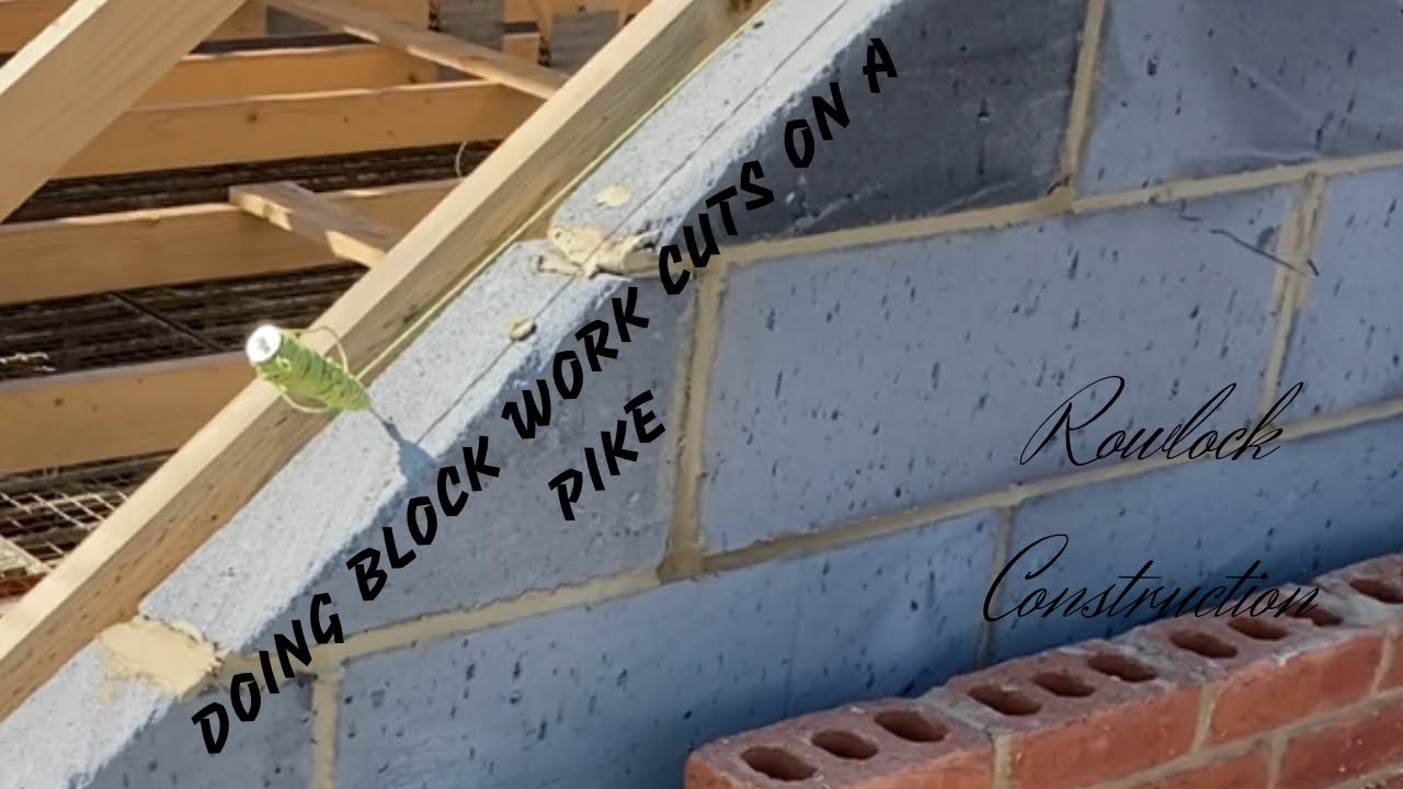 Bricklaying: doing blockwork cuts on a pike