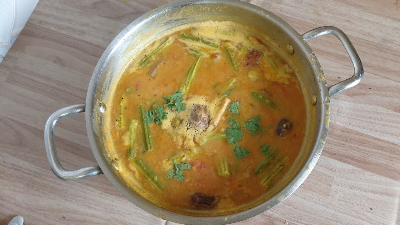 Hotel style varuthu Araitha parupu Sambar/ kalyana veetu parupu kulambu / arachi vitta sambar👩‍🍳