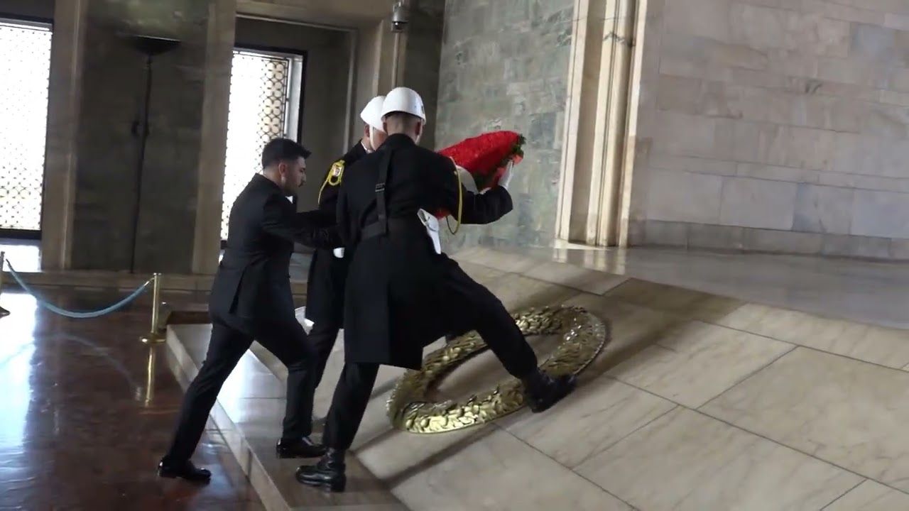 Kamu Birliği Konfederasyonu Anıtkabir'de