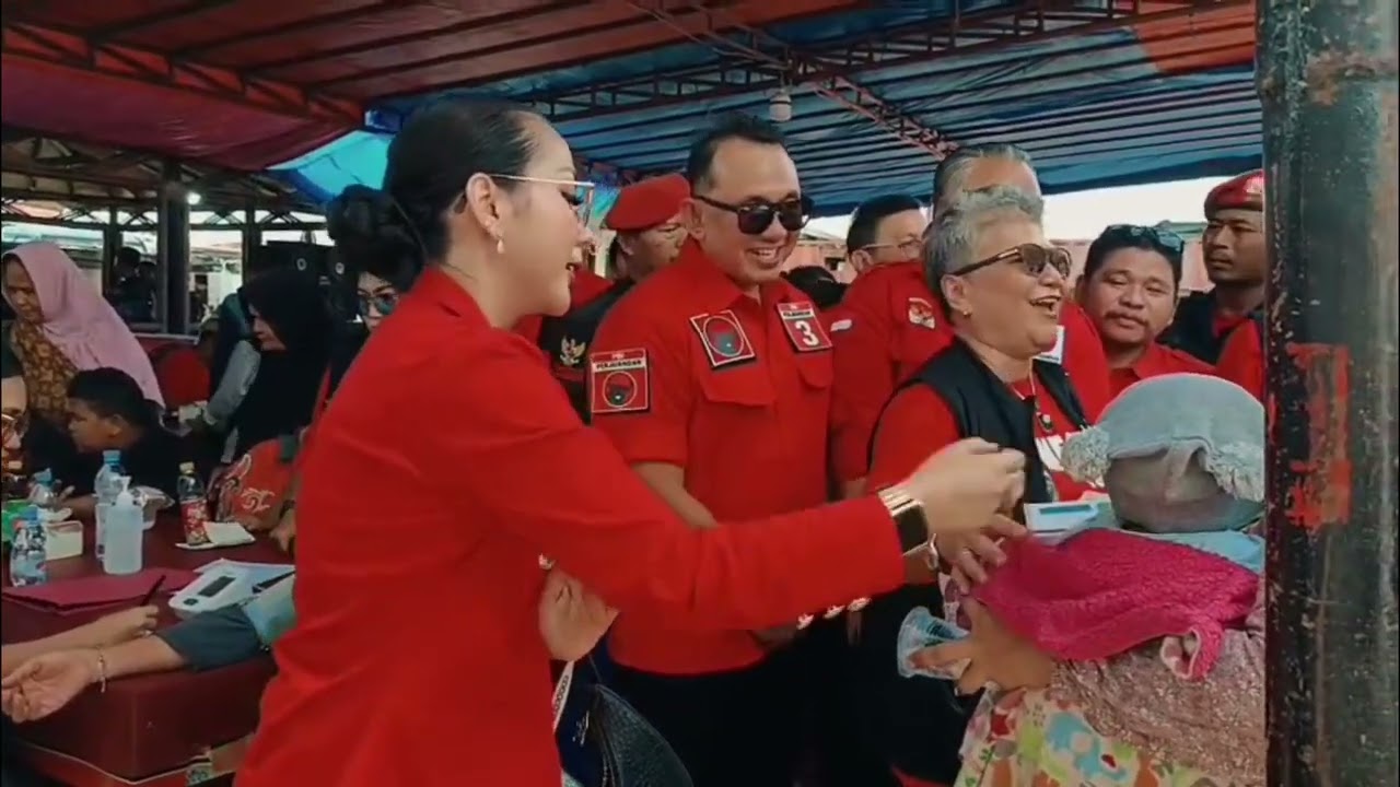 Wadon Serang ikut menyambut  Kapal Rumah Sakit Apung Malahayati PDI Perjuangan