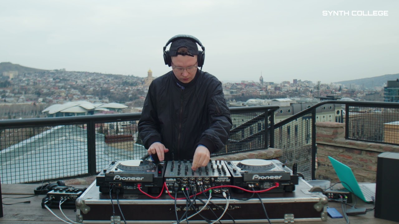 Detra | Synth College: Tbilisi Rooftop | 4K