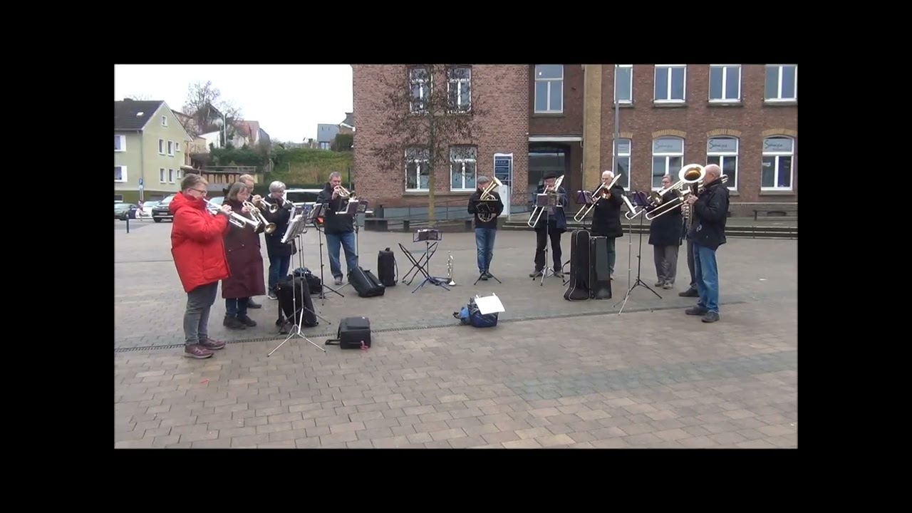 Posaunenchor Bornheim spielt "O Heiland, reiß die Himmel auf".