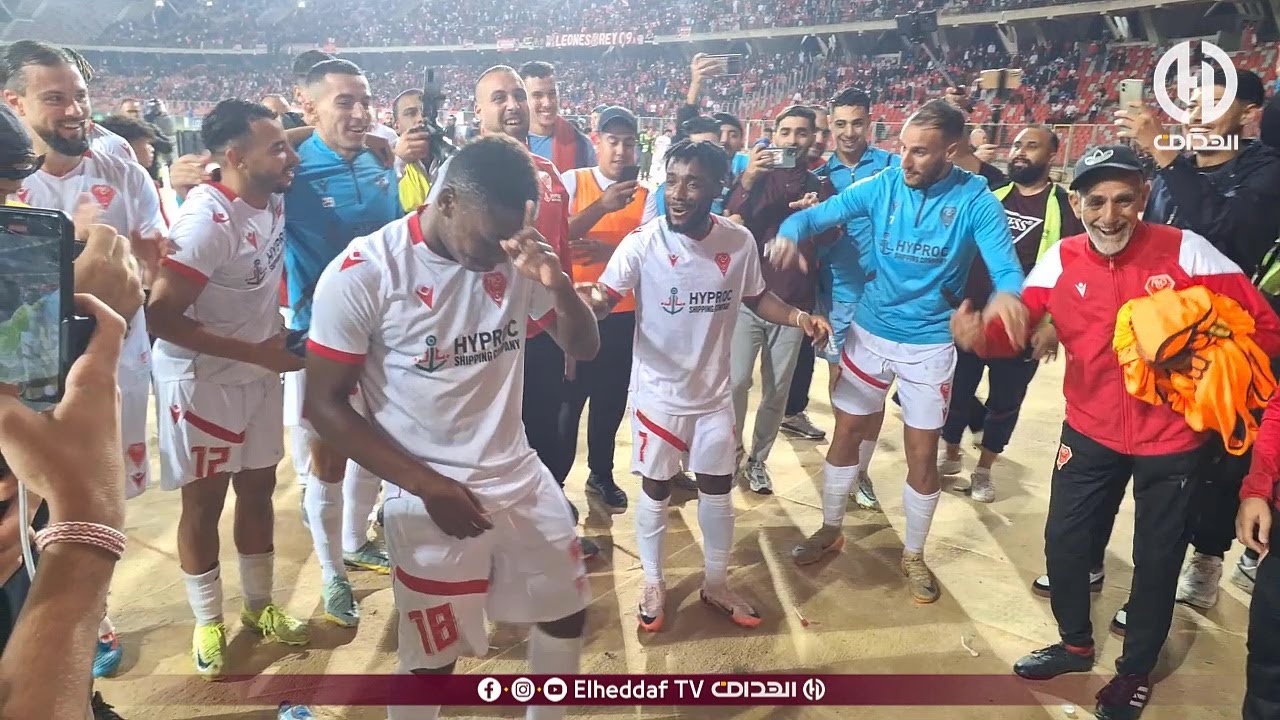 مولودية وهران يتجاوز وفاق سطيف ويرتقي إلى الصدارة