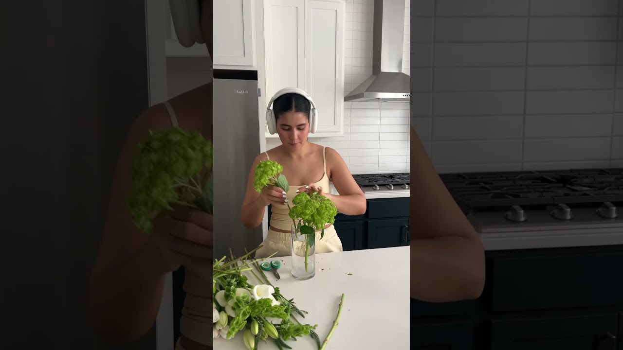 $47 of TJ&rsquo;s flowers 🤍✨ #freshflowers #floralarrangement #flowerarrangement #diy #flowerbouqet #fyp