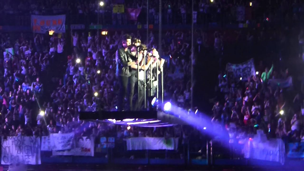 One Direction - Moments (Milan 20/05/2013)