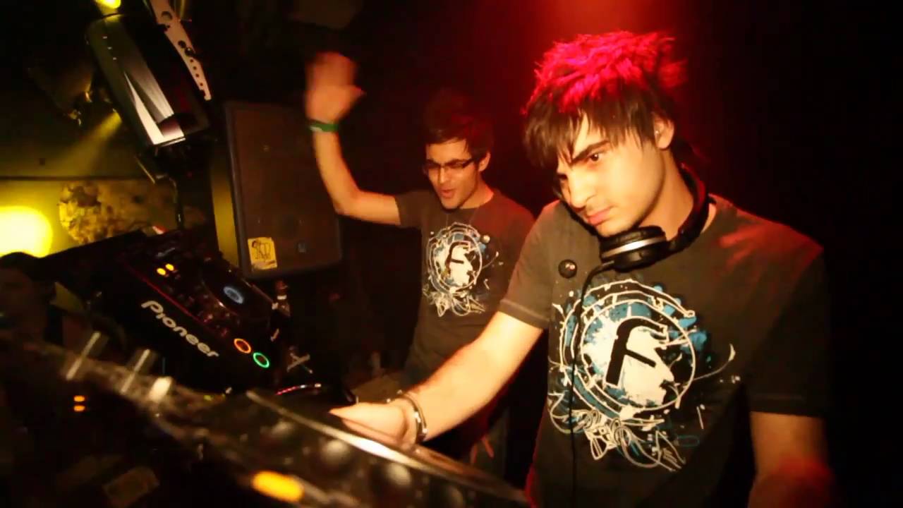 Toneshifterz - We Are The Future - Aftermovie European Tour 2010