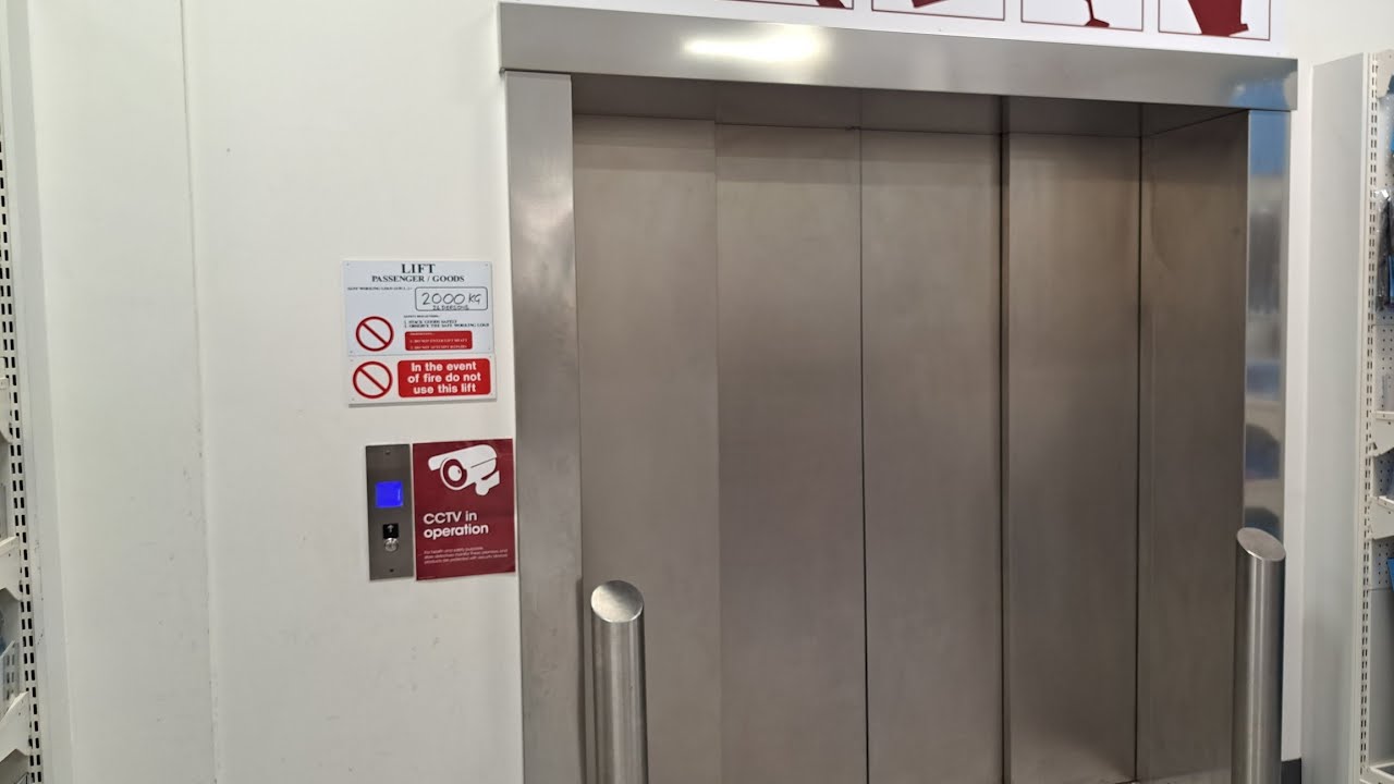 Store Now Closed | Weird Hytrac Lift At Wilko In Chester