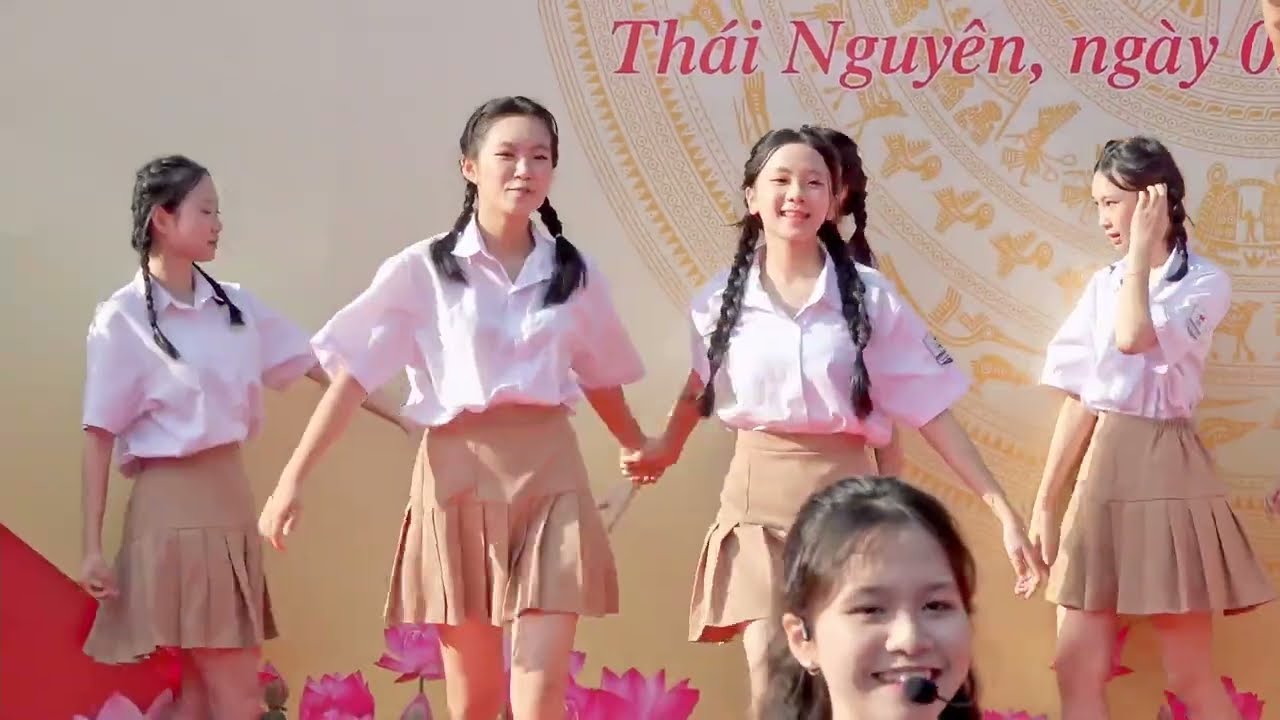 Văn nghệ chào mừng khai giảng năm học 2024 2025 THPT Gang Thép