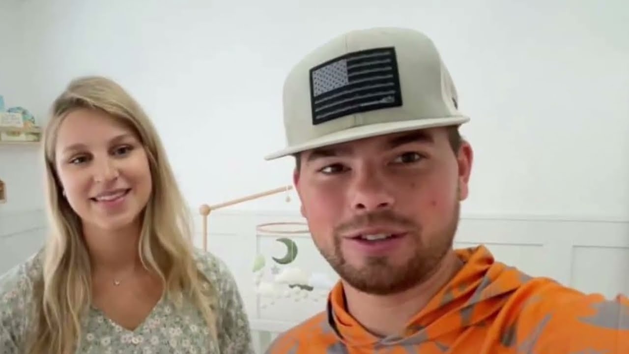 Trace & Lydia Bates Share Baby Ryker&rsquo;s First Photos, Birth Stats