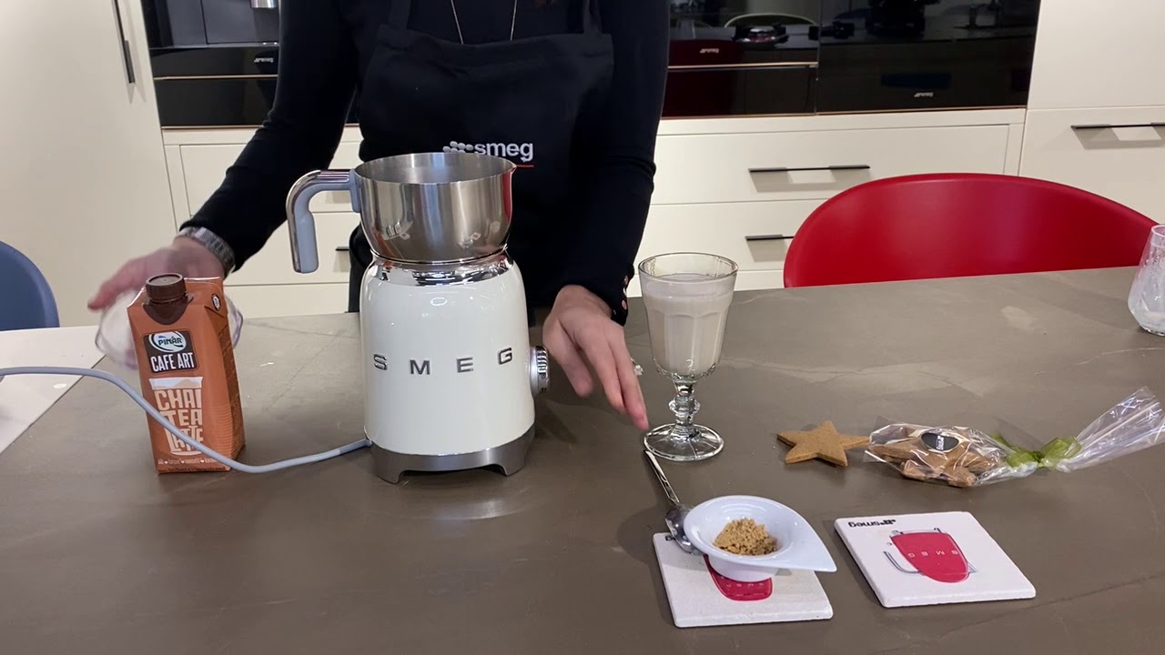 SMEG MFF01 İLE CHIA LATTE YAPIYORUZ...