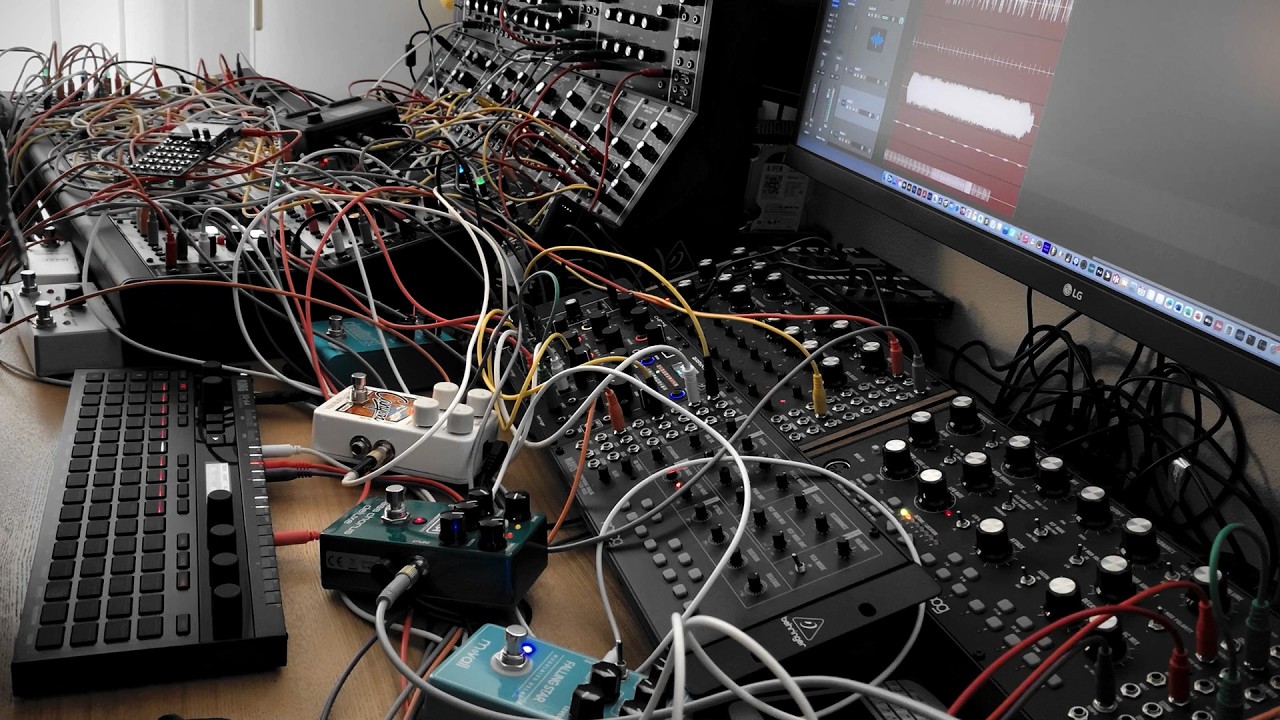 Modular Synth Dark Ambient - Rainy Flight - Berlin School with the SQ-64