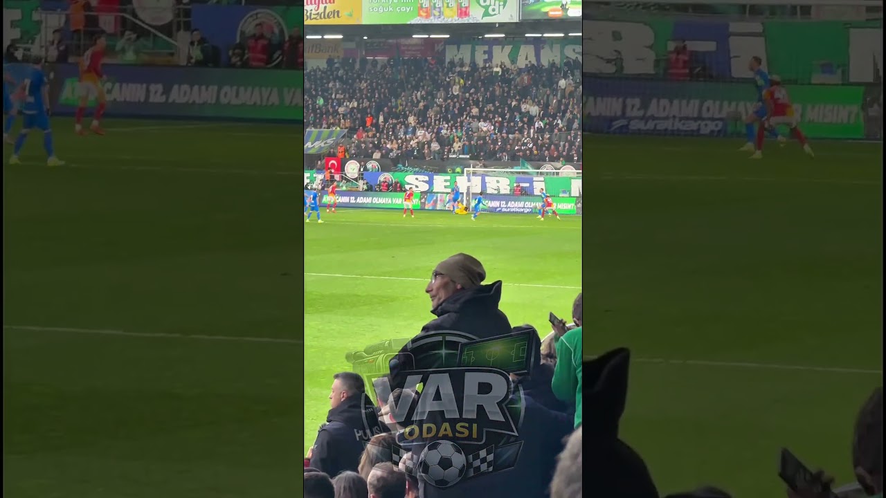 Roland Sallai&rsquo;nin Vurduğu R&ouml;veşata Direğin Yanından Auta Gitti | Galatasaray - Rizespor