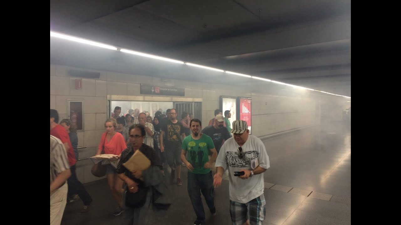 Incendio en el metro de Universitat en Barcelona