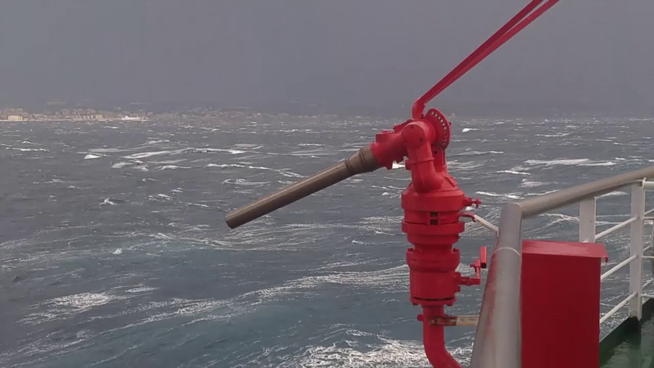 Rischio naufragio, tempesta nello stretto di Messina 12/11/2019