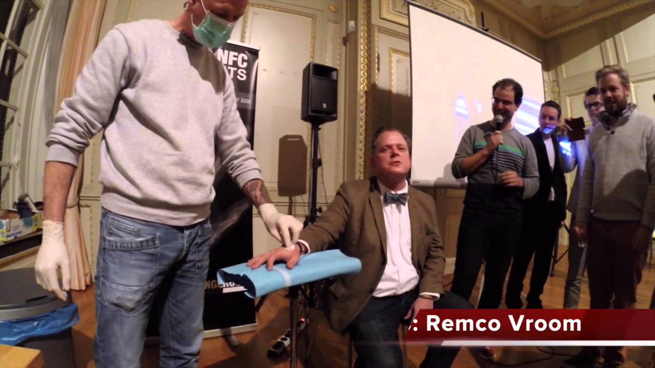 Dutchcowboy krijgt een NFC chip ge&iuml;mplanteerd