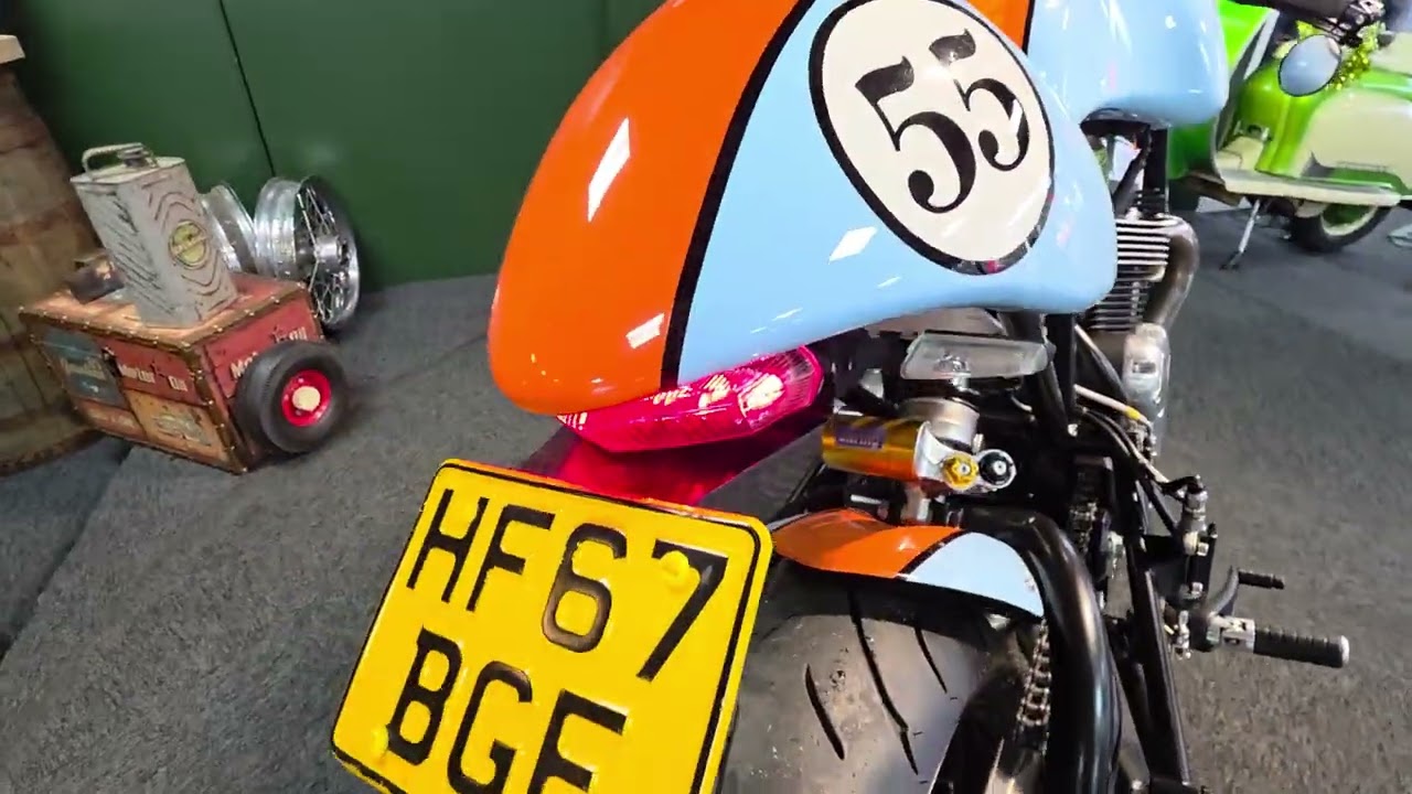 2017 Norton Dominator www.100bikes.co.uk 