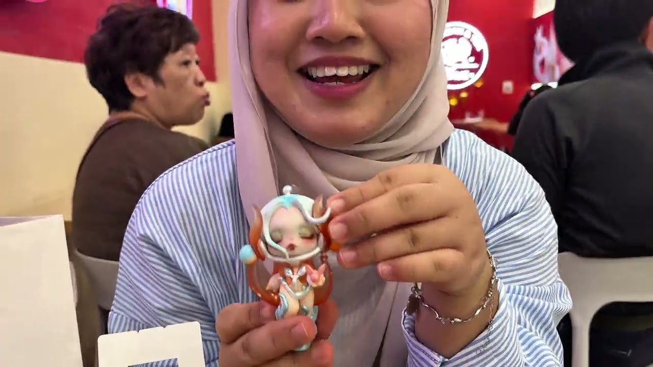 meeting my friends and lots of popmart unboxing 🤍✨