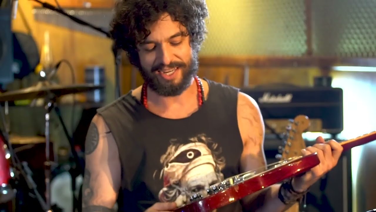 Martin Mendonça - Guitarras