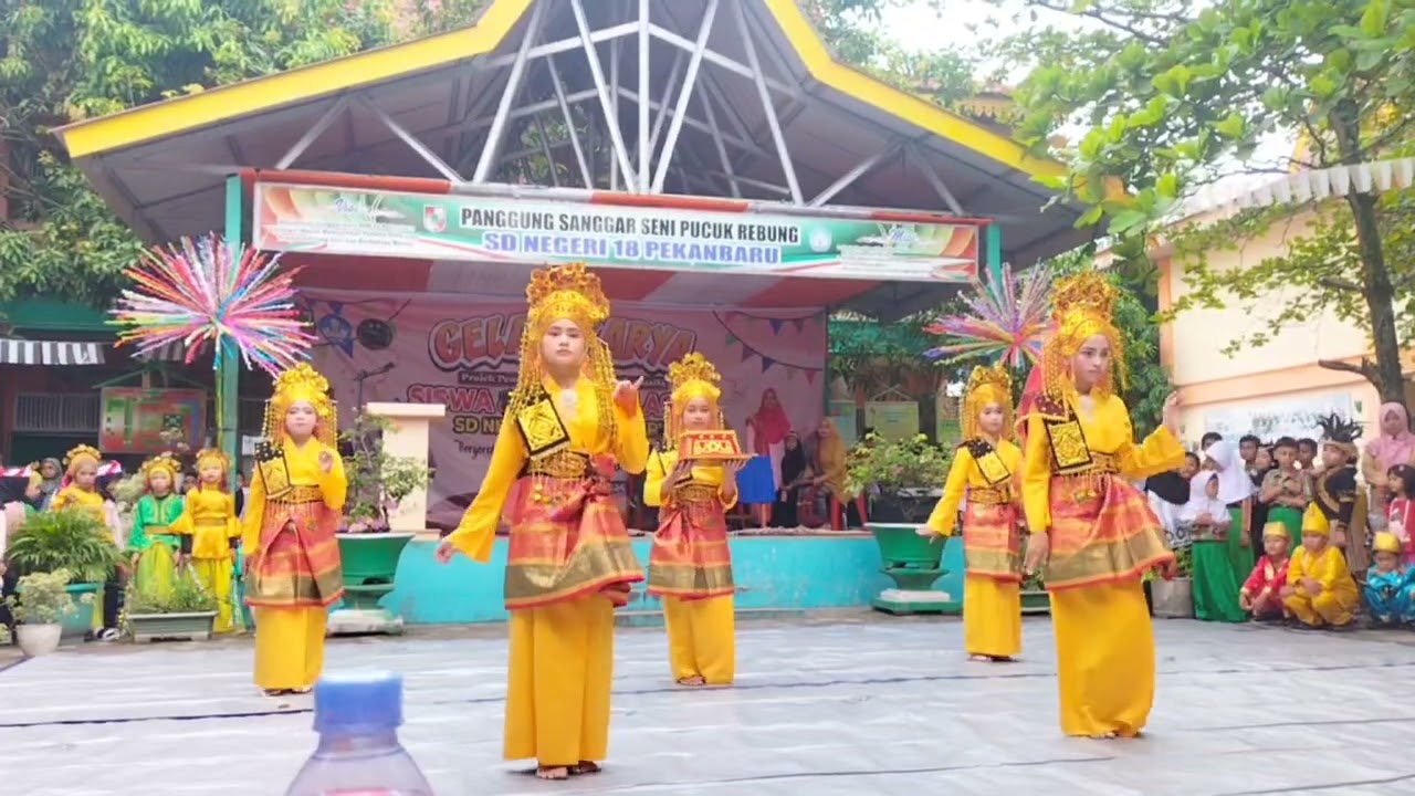 Paling Cantik Tari Tradisional Persembahan SDN 18 Kota  PEKANBARU Riau Indonesia 