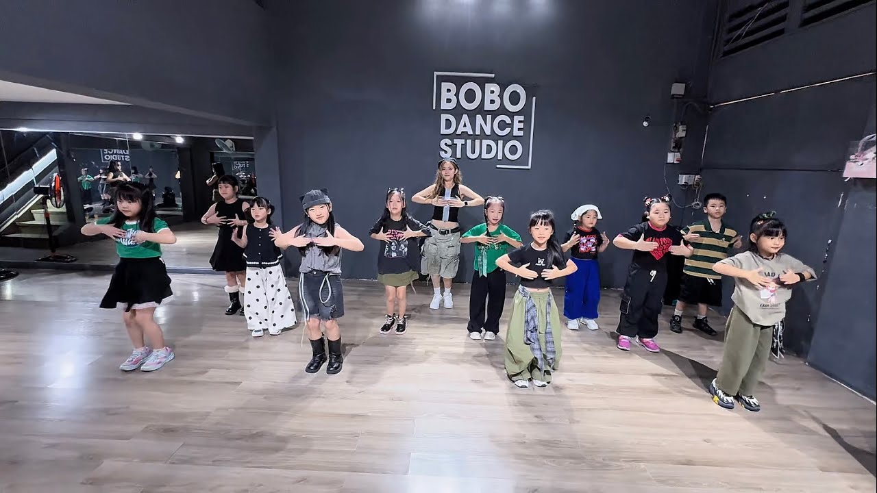 NO BATID&Atilde;O / Kid Dance Class