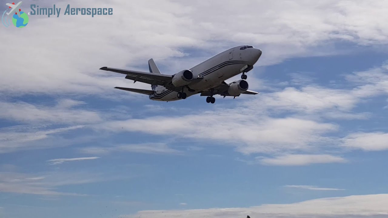 737-300 Landing and Takeoff Planespotting at Cambridge Airport!