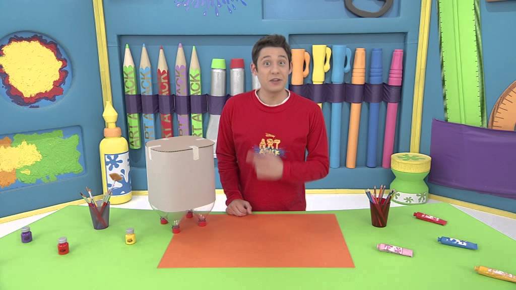 Art Attack - Potwornie potworna szafka. Oglądaj w Disney Junior!