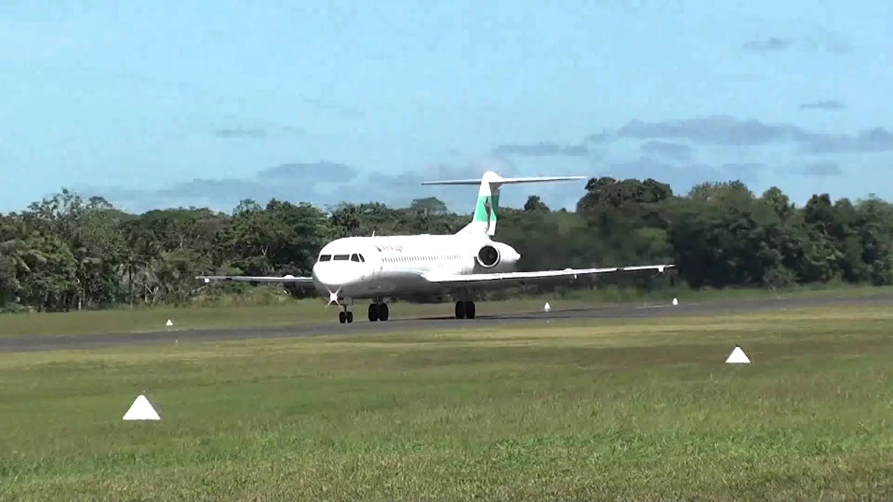 Air Niugini P2-ANC Fokker 100 Air Niugini Takeoff
