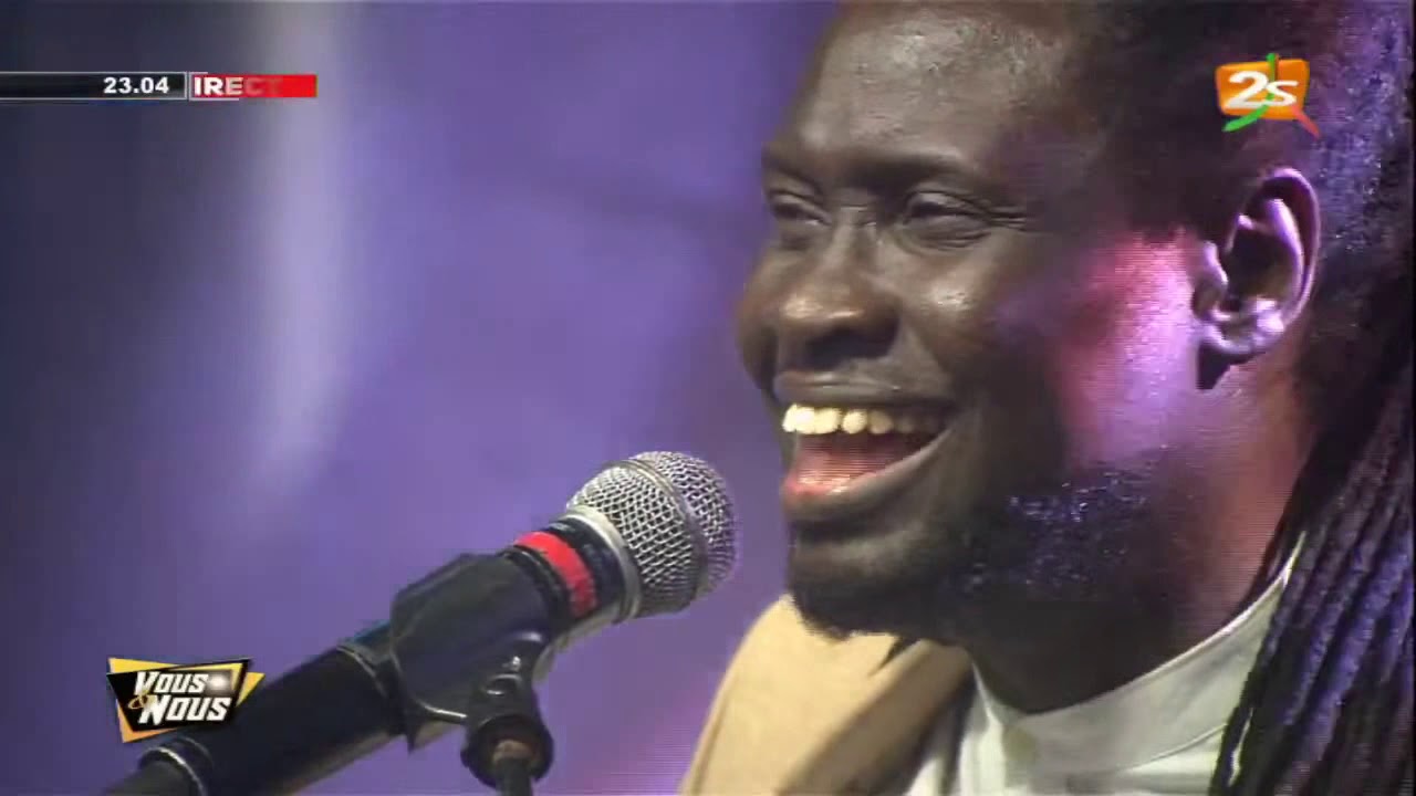 DECOUVREZ LA BELLE CHANSON D'ENTREE DU MUSICIEN YORO NDIAYE DANS L'EMISSION VOUS ET NOUS