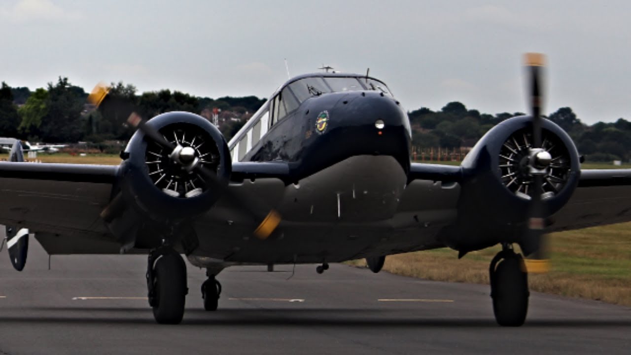 Amazing 66 Year Old Beech 18 Takeoff from London Southend