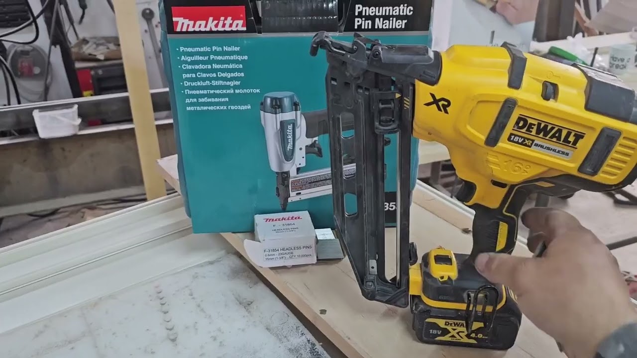 Pistol de bătut cuie suptiri de 0,6 mm Makita AF 353