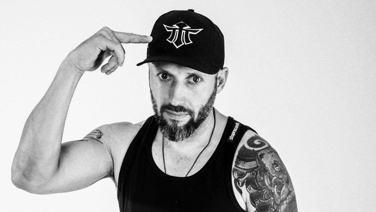 Wigor Mor W.A. - Teatr jednego aktora feat. DJ FALCON1 prod. Szczur JWP (Oficjalny domowy teledysk)