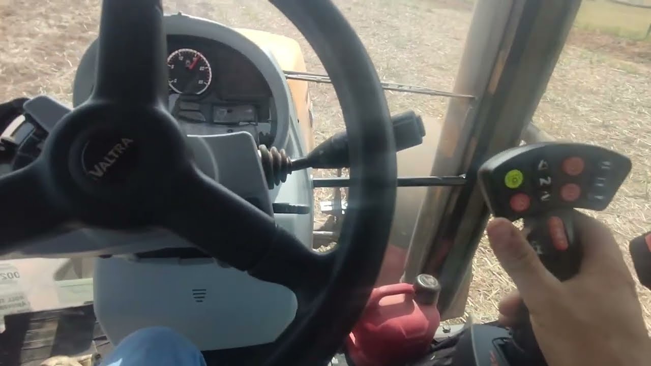 Trator Valtra T230CVT Parte1