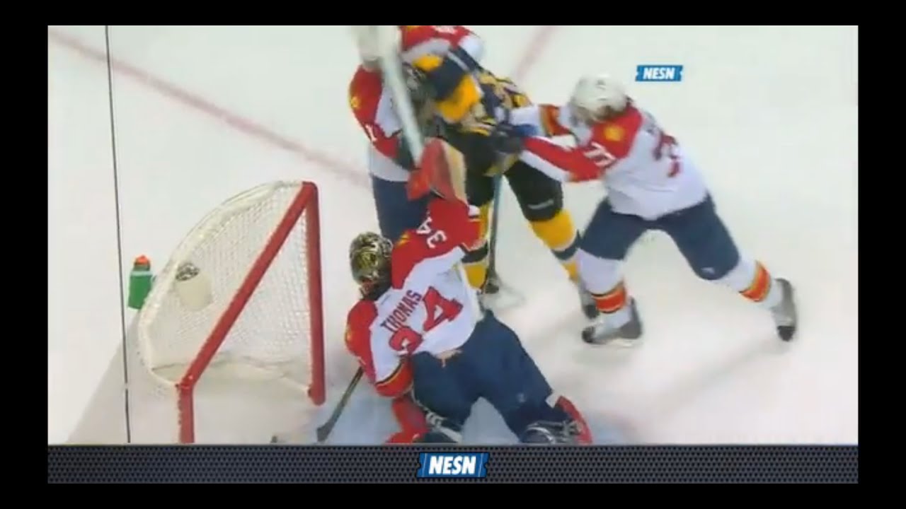 Tim Thomas Hits Soderberg In Face With Stick (1/28/2014)