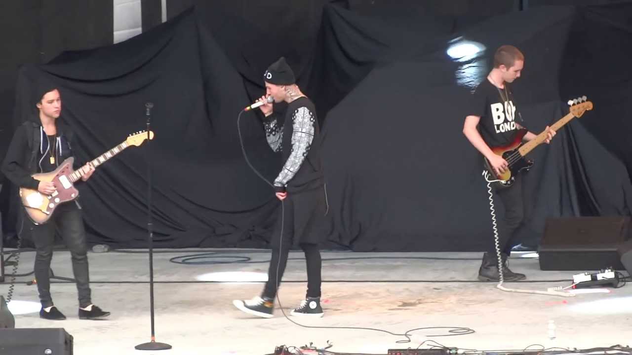 The Neighbourhood - W.D.Y.W.F.M.? (Live at Buzz Under The Stars)