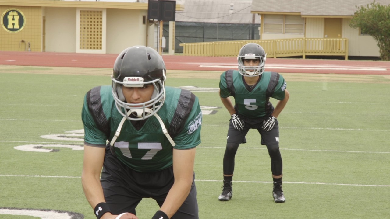 ProTips: Football: Quarterback Tips: Executing the Handoff