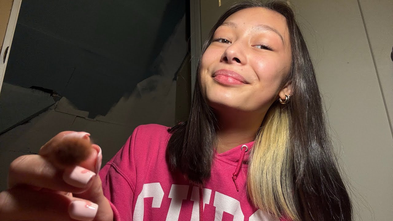 asmr telling you facts about me and about my life rn! mostly whispering and some tapping(no editing)