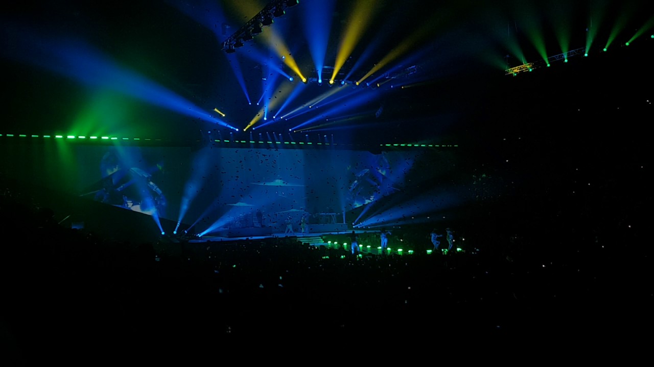 Ariana Grande : Dangerous Woman Tour live at Accor hotels Arena : greedy