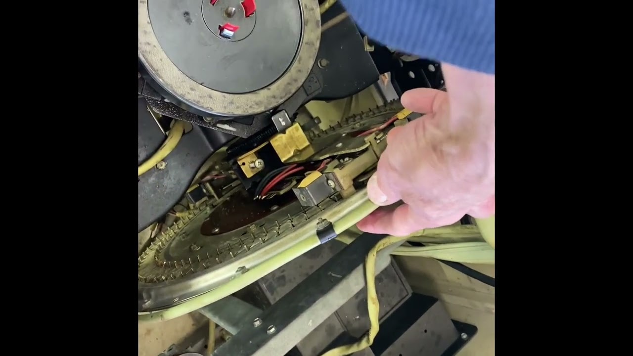 Gripper motor transfer problems in a 70's Rockola jukebox